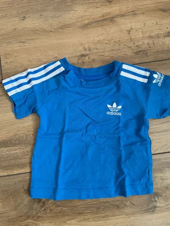 T-shirt adidas
