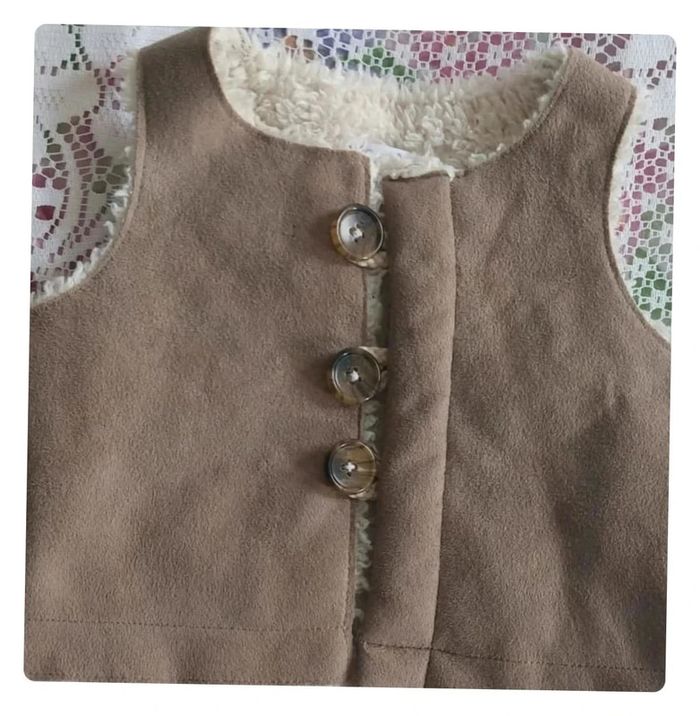 Boléro en velour beige boutonné, Kitchoun, neuf, taille 1 mois - photo numéro 4