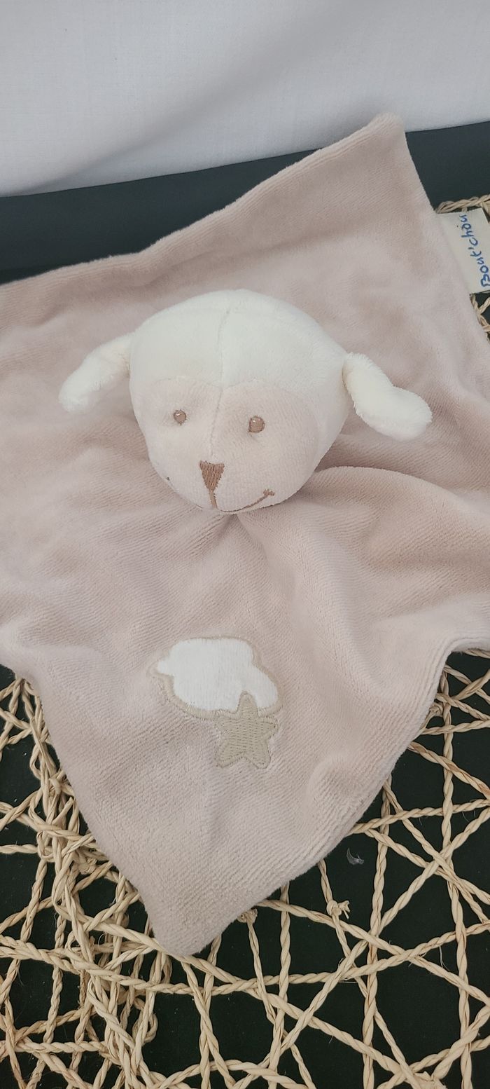 Doudou plat mouton agneau beige blanc BOUT'CHOU