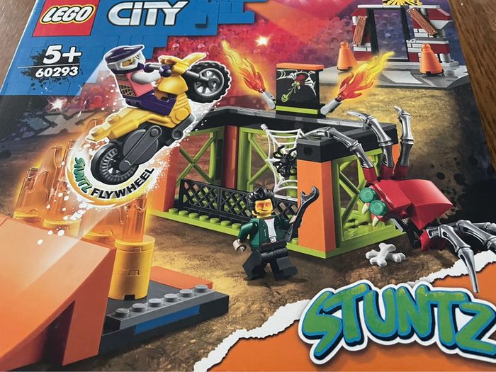 Boîte lego City 60293 Neuve - photo numéro 8