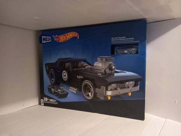 Mega hotwheel rodger dodger