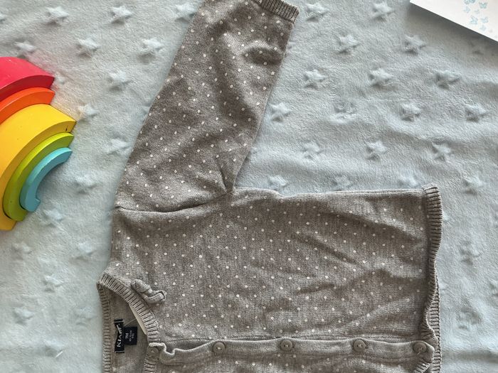 gilet léger gris à pois blanc 9 mois kiabi - photo numéro 5