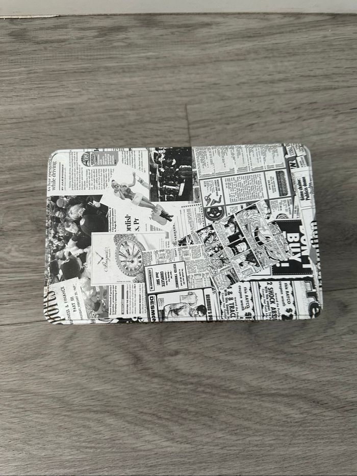Boîte en métal noire et blanche journal Vintage - photo numéro 2