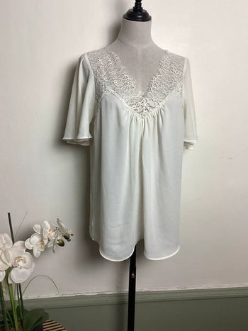 Blouse écrue avec dentelle Mango 38
