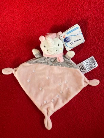 Mots d enfants doudou licorne blanc rose étoiles argentées gris vagues neuf