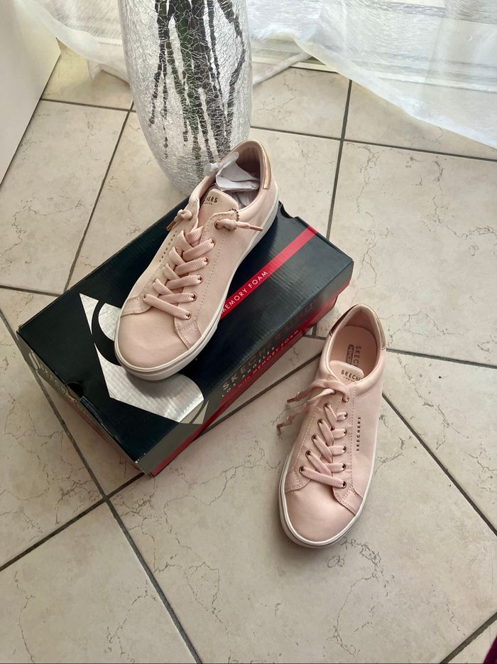 Très belles baskets rose pâle Skechers T.40 🌸
