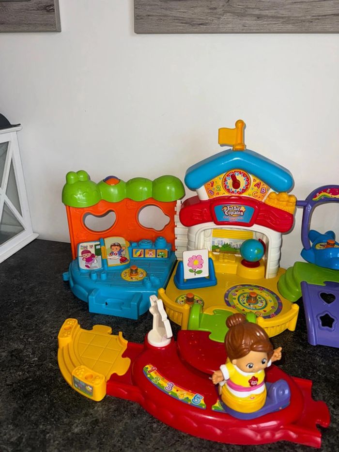 Vtech - 168005 - Jouet Musical - Tut Tut Copains - Mon École Maternelle Magique + La Maîtresse - photo numéro 4