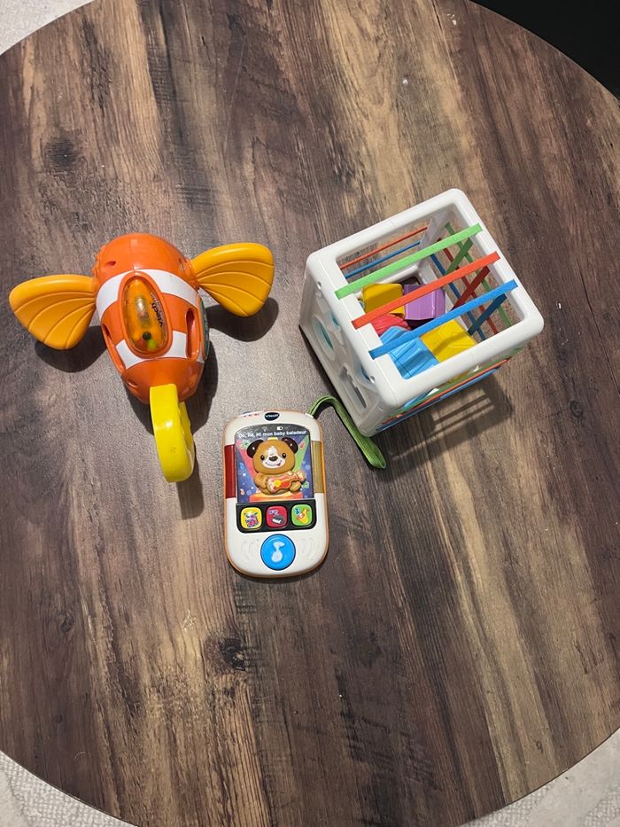 Lot de jouets d’éveil bébé – hochets, jouets bois et cube d’activités - photo numéro 3
