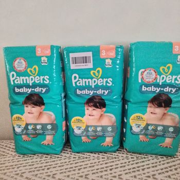 3 paquets de couches Pampers taille 3(150 couches)