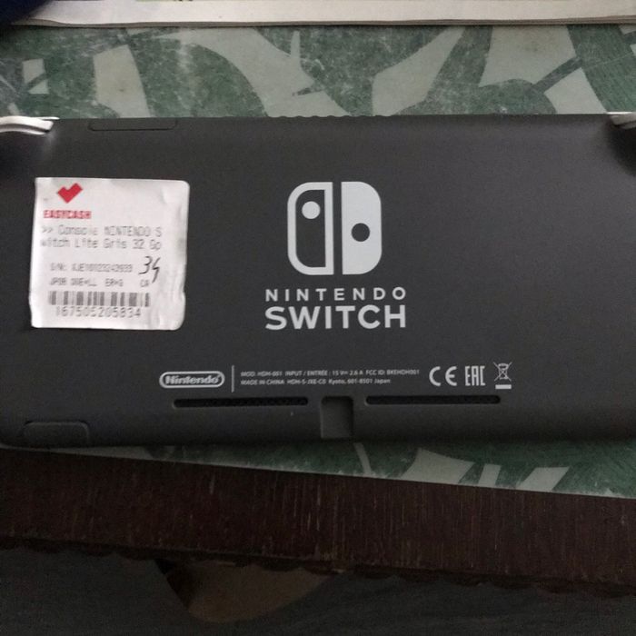 Vend Nintendo switch lite - photo numéro 2