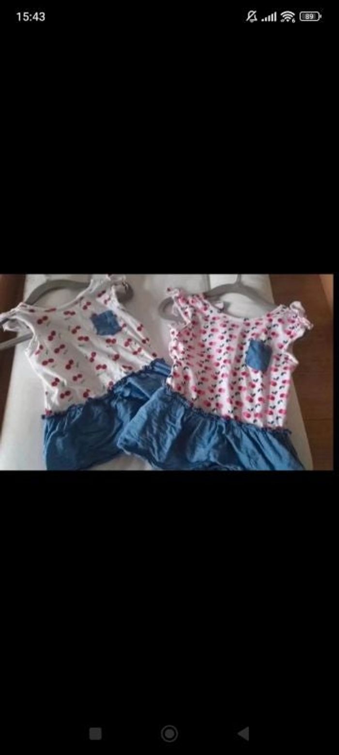 Lot robes avec des cerises