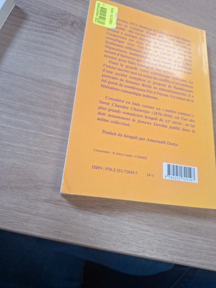 Livre portrait de femme - photo numéro 7