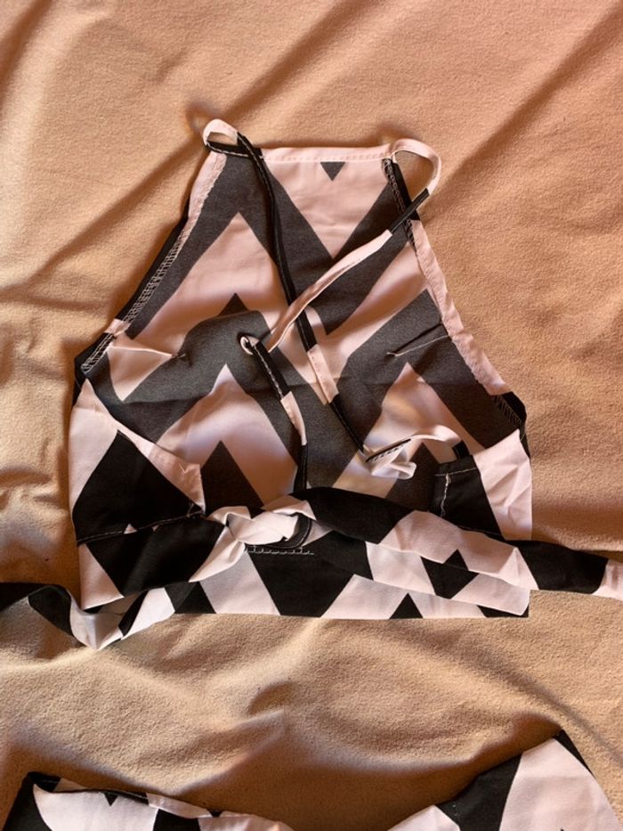 Ensemble rayé noir et blanc - photo numéro 2