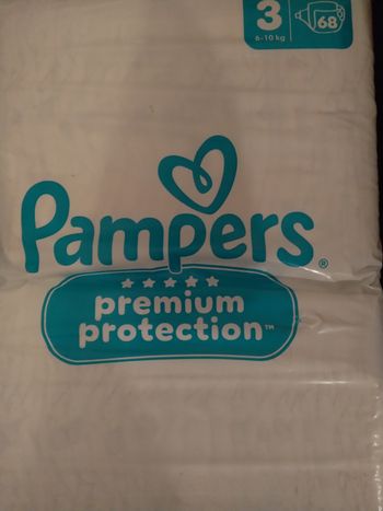 Lot de 3 paquets de couches bébé Pampers premium protection taille 3