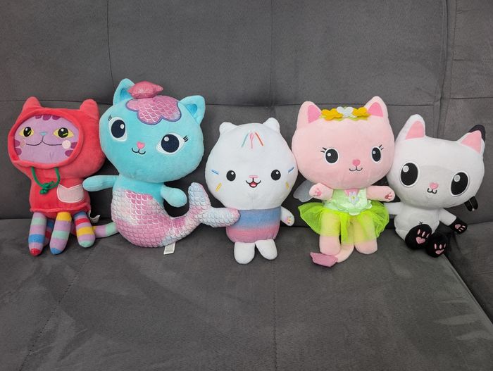 Lot de peluches Gabby et la maison magique neuves.