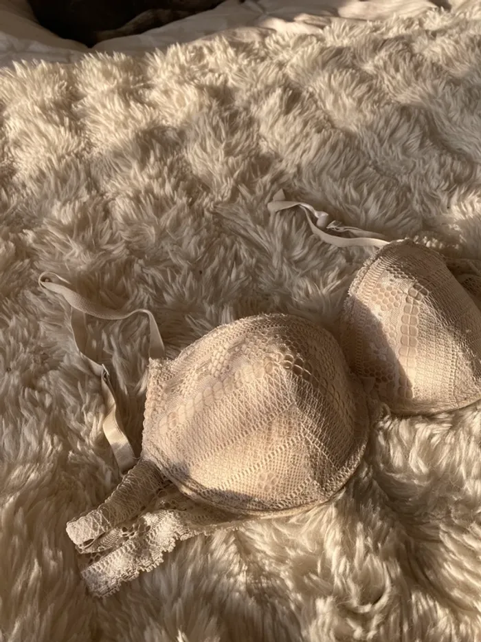 Soutien gorge couleur écru taille 85B - photo numéro 2