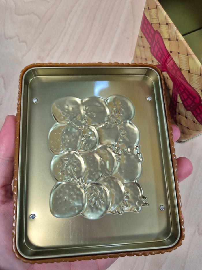 Boîte métal Tokyo Disney Resort : Panier de fraises Minnie - photo numéro 8