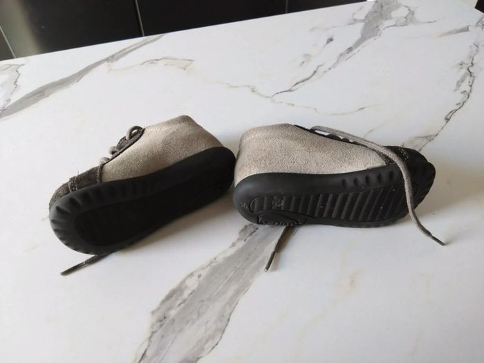 Bottines bébé fille ou garçon taille 18 - photo numéro 4