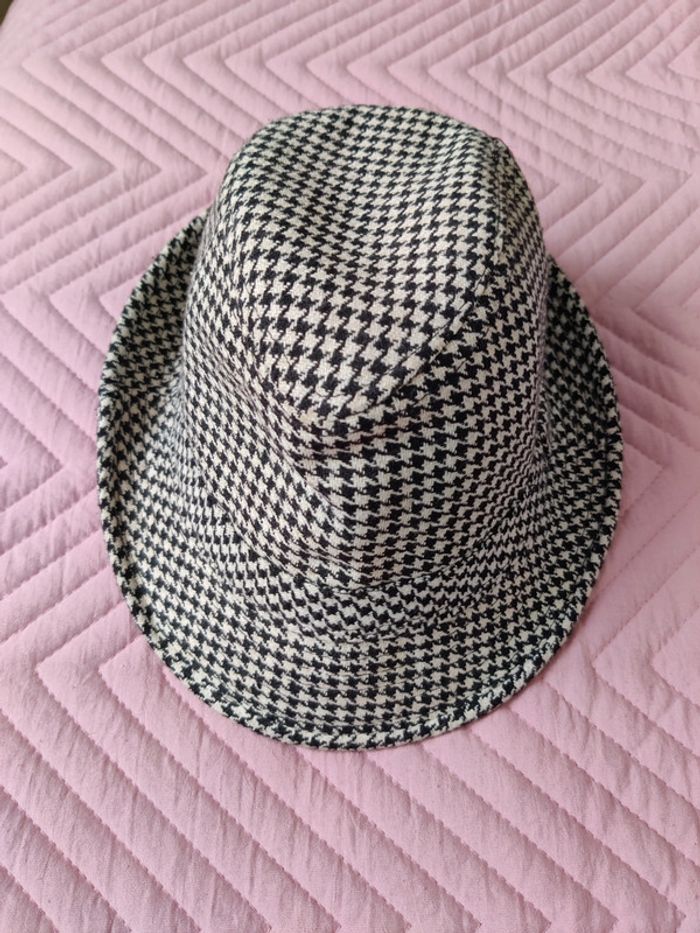 Chapeau très class en pieds de poule