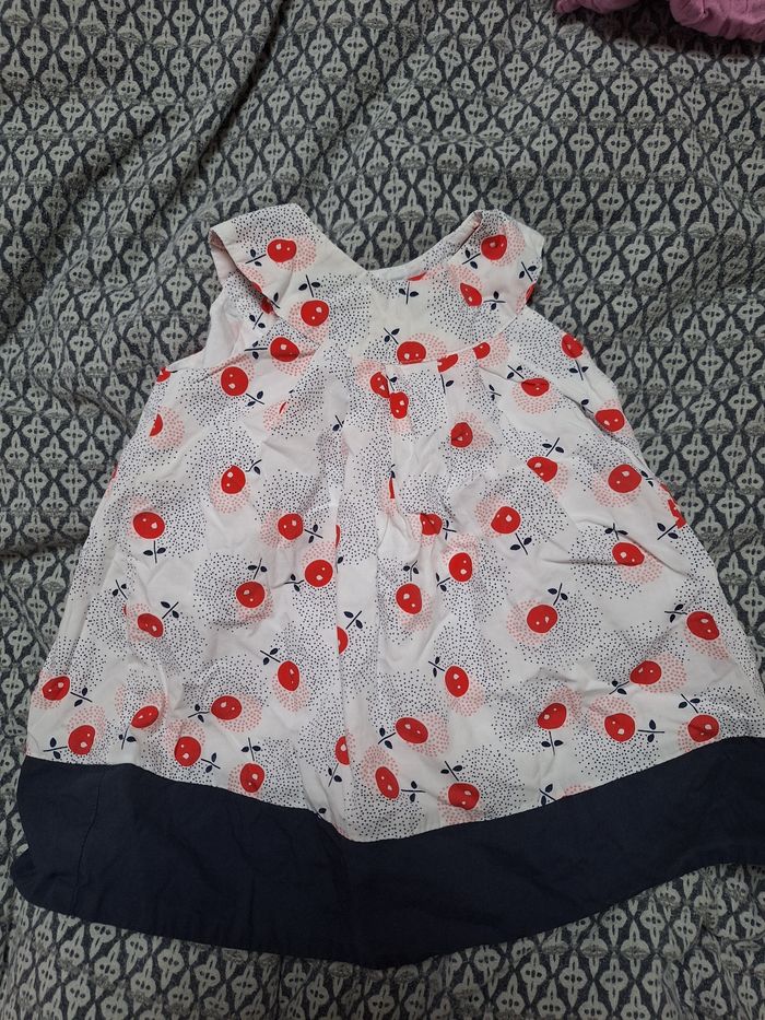 Lot 4 robes manches courtes 6 mois - photo numéro 4