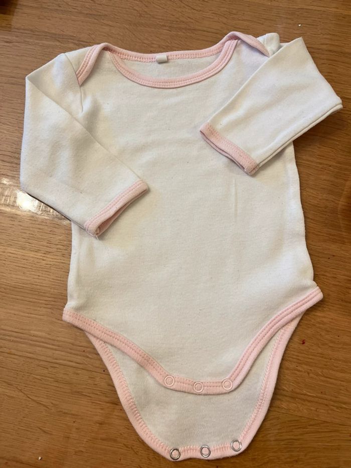 Lot body + veste polaire taille 6 mois - photo numéro 2