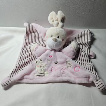 Doudou lapin rose kiabi