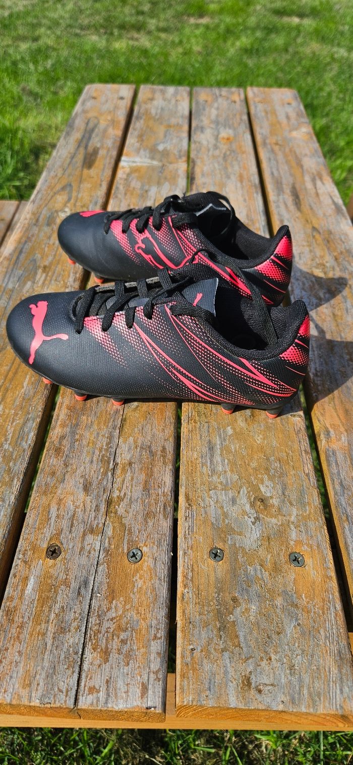 Chaussures de foot Puma taille 31