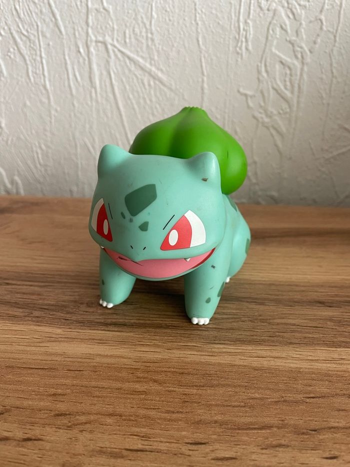 Figurine officielle bulbizarre 9 cm en vinyl > Pokémon