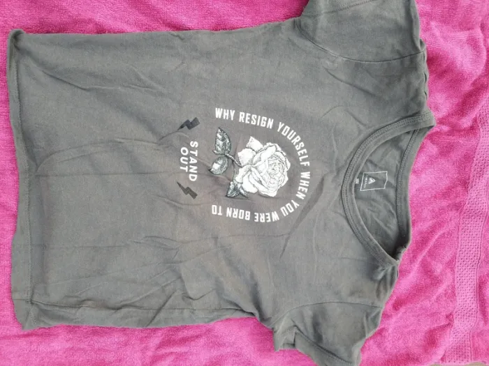 Lot de t-shirts - photo numéro 4