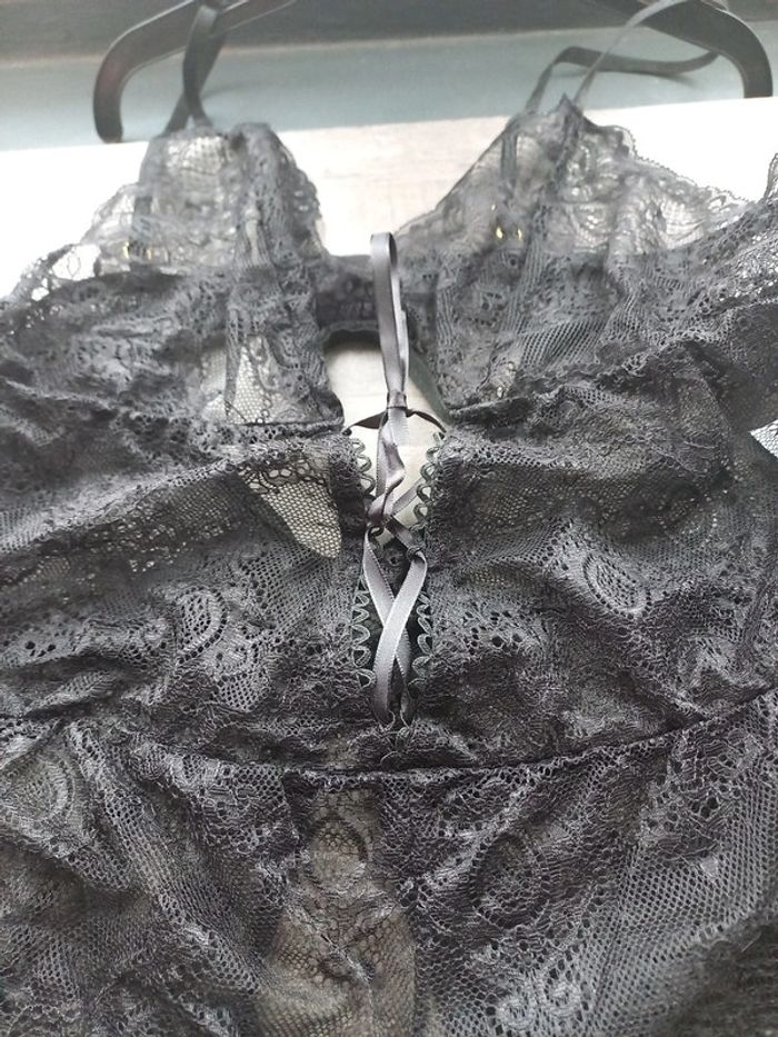 Ensemble sexy en dentelle avec uniforme passion - photo numéro 3