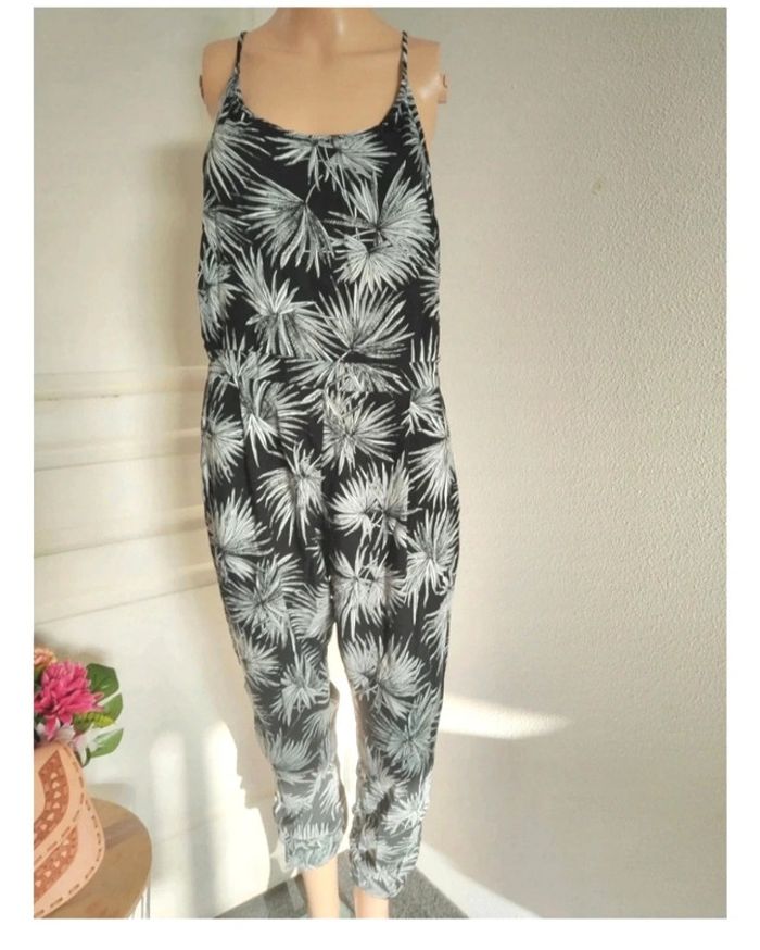 Combinaison pantalon Amisu taille xs très bon état - photo numéro 2