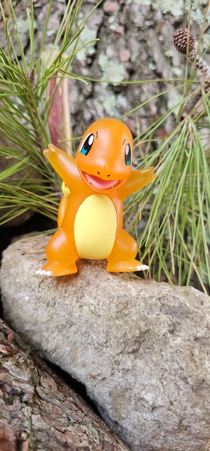 Super figurine Pokemon Nintendo Salameche effet brillant - photo numéro 2