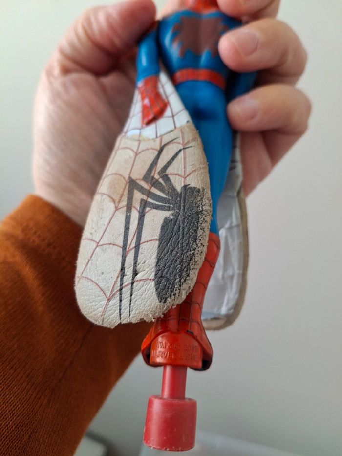 Figurine Spiderman volante - photo numéro 5