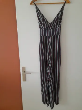 Combinaison fines bretelles et dos nu