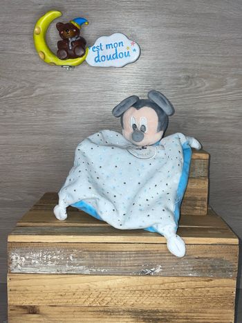 DY227 doudou Mickey Disney