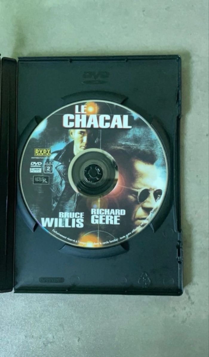 Le chacal - photo numéro 2