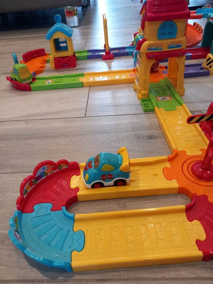 Circuit Tut Tut Bolide + 5 véhicules - photo numéro 6