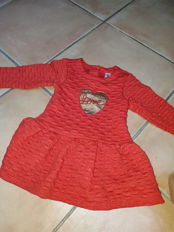 Lot 8 robes