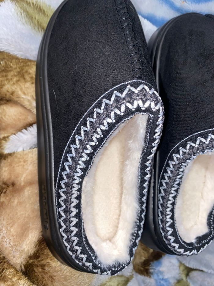 Chaussons noir type UGG taille 38-39 - photo numéro 9