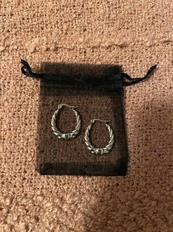 Boucles d’oreilles couleur argenté