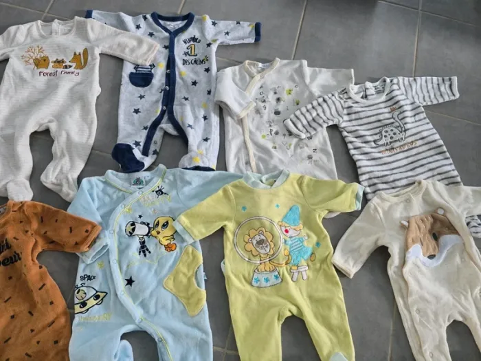 Lot de 8 pyjamas - photo numéro 2