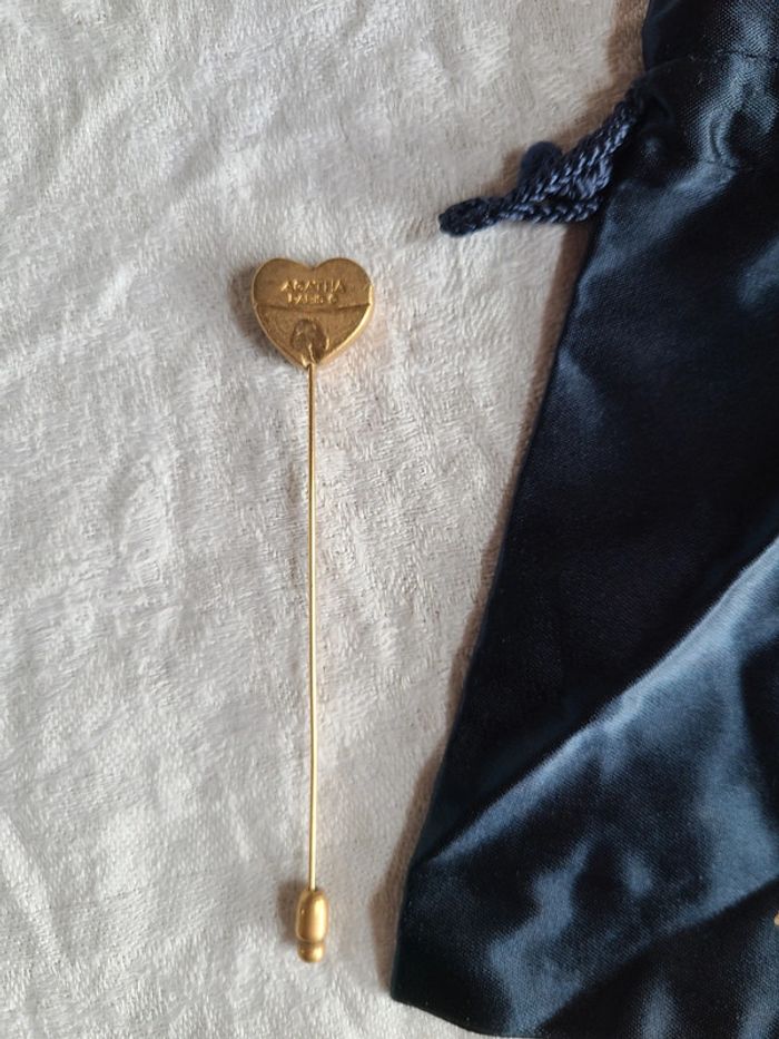 Broche pic épingle à chapeau   Agatha forme cœur avec sa pochette - photo numéro 2