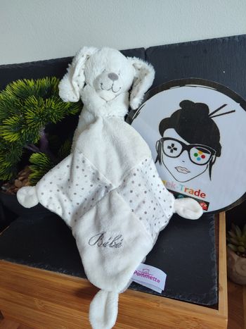 Doudou Lapin Mouchoir Blanc gris marron Pois Bébé Pommette Intermarché Point