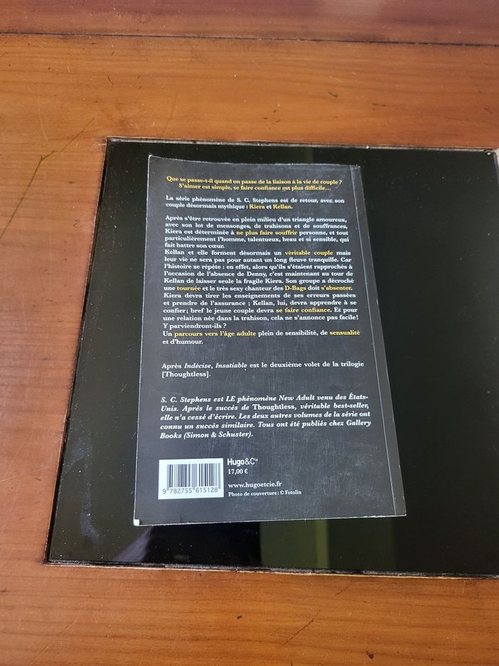 Livre 📖  insatiable - photo numéro 4