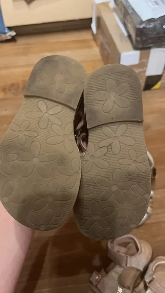 Lot 3 paire de sandale fille 23 - photo numéro 12