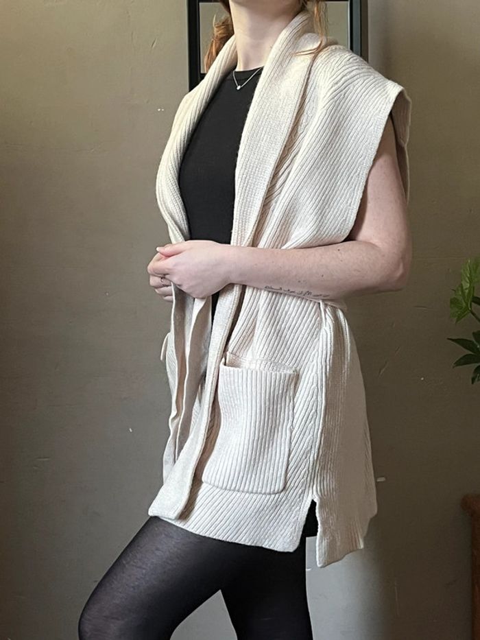 Veste sans manches avec ceinture et poches - crème