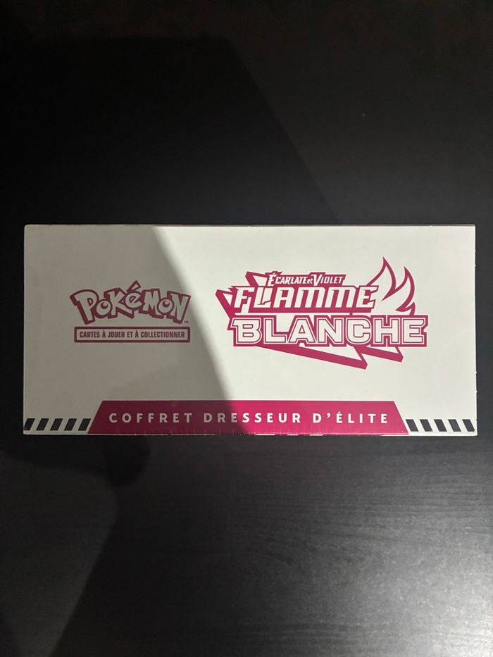Coffret Dresseur d’Élite ETB Pokémon EV10.5 Flamme Blanche en Français - photo numéro 5