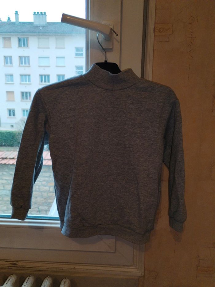 Sweat shirt/ pull avec col montant