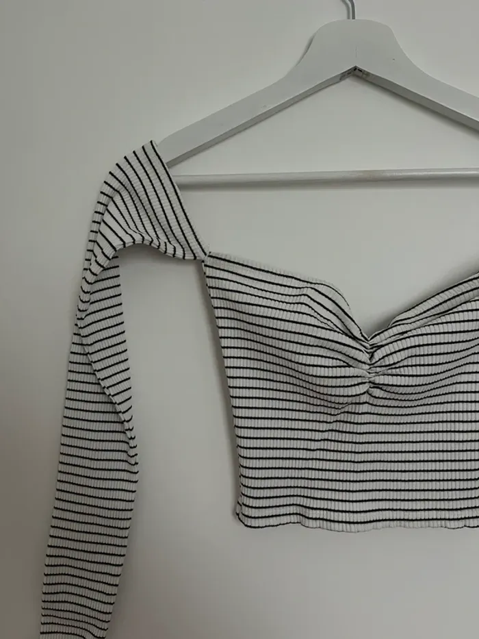 Pull épaules dénudées