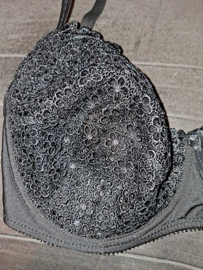 Soutien-gorge en dentelle noire Voluty - Neuf - 110E - photo numéro 2